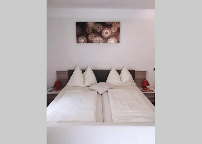 Gemuetliches Am Waldrand *